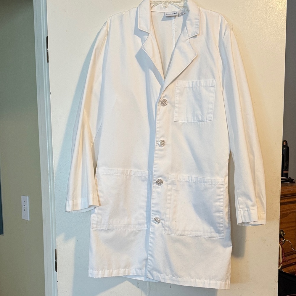 Landau Cream Lab Coat